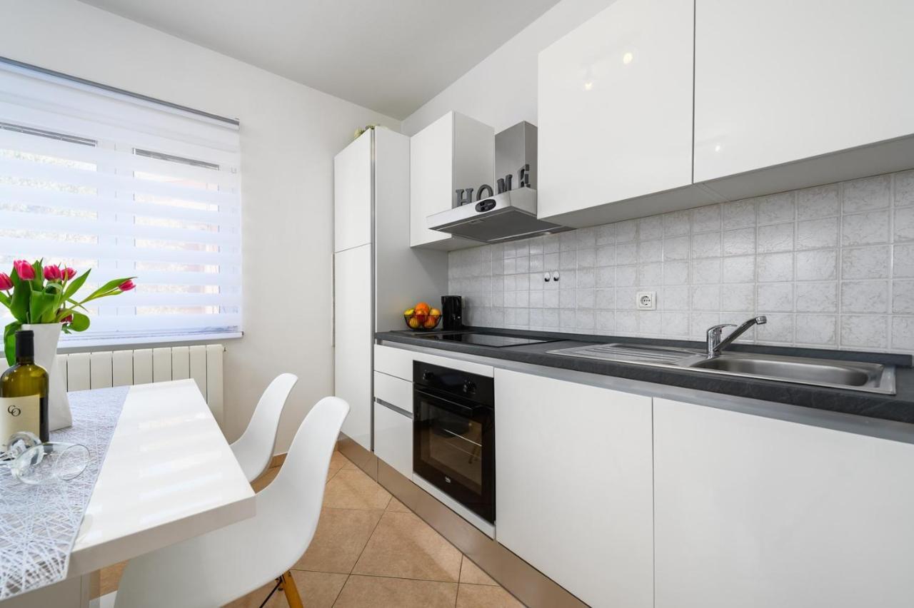 Bozica House With Apartments Murine Exteriör bild